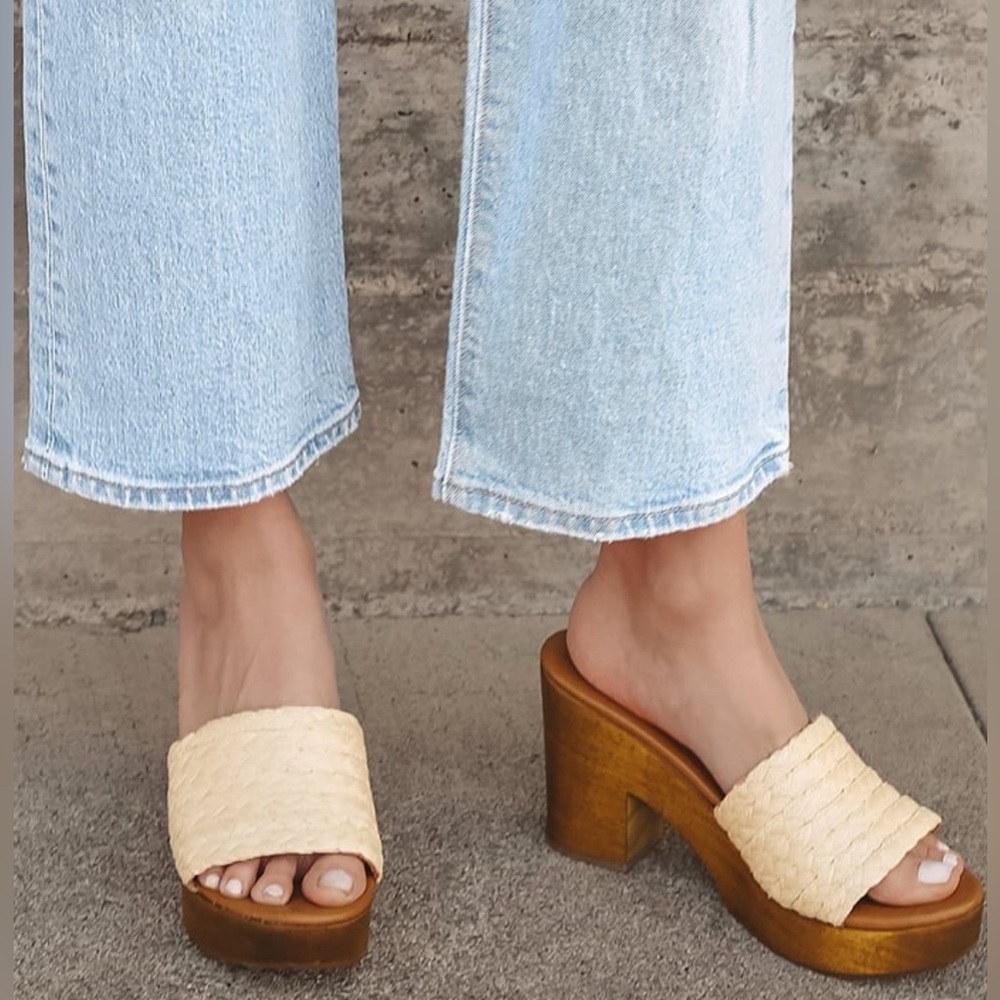 NWOT LuLu’s Nellie Natural Raffia Platform Sandals